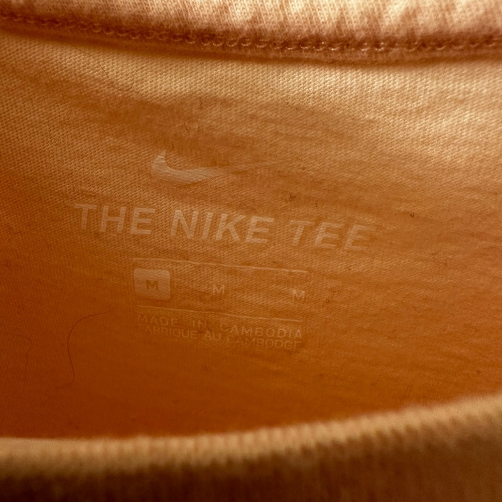 Pink Nike graphic t-shirt - Picture 4 of 4